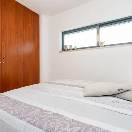 Modern And Bright With Great Views!