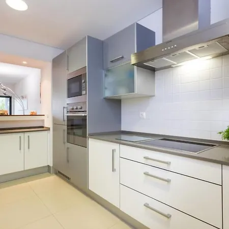 Modern And Bright With Great Views!